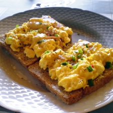 Scrambled egg - Kampmenu december - koken op kamp